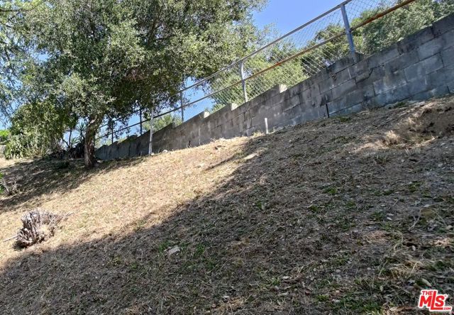0 Bayberry Drive, Glendale CA: https://media.crmls.org/mediaz/57337ed1-e946-4093-af82-ca70cfbf6435.jpg