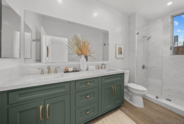 2646 State Street, Unit D, Carlsbad CA: https://media.crmls.org/mediaz/5733b951-c1a7-49c0-b9b1-32732cffcd4f.jpg