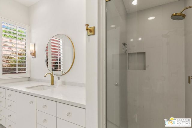 47392 Jadida Avenue, Palm Desert CA: https://media.crmls.org/mediaz/573491b9-a34d-473a-b3a2-d8eaae92aa3e.jpg