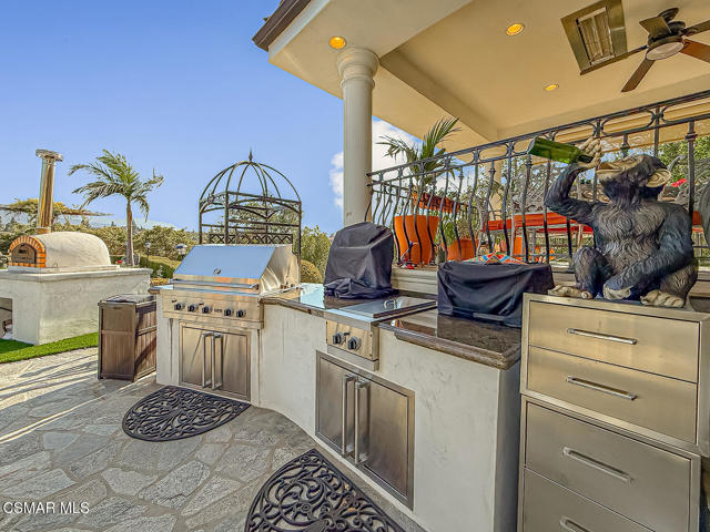 1832 Calle Salto, Thousand Oaks CA: https://media.crmls.org/mediaz/573504b1-3716-4144-bd8e-da6f088122e8.jpg