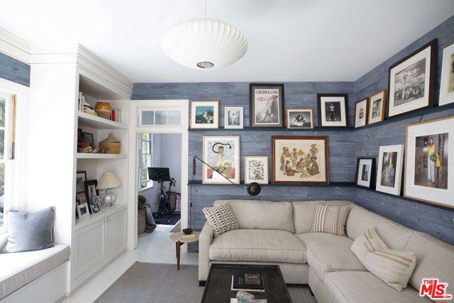 2121 Trently Lane,  CA: https://media.crmls.org/mediaz/573549af-b562-4fb7-be9f-23f4895437b9.jpg