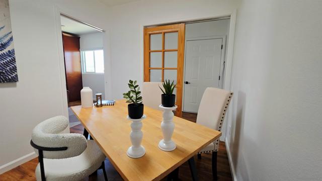 4233 39th ST, San Diego CA: https://media.crmls.org/mediaz/5735dba2-87b2-47c0-a26e-f560a2b70d48.jpg