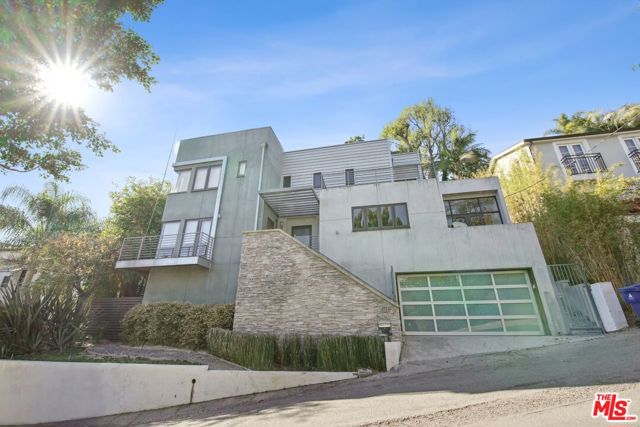1527 Marmont Avenue, Los Angeles CA: https://media.crmls.org/mediaz/5735e3b3-92ca-4c2a-97e7-c00f8e73ff6f.jpg