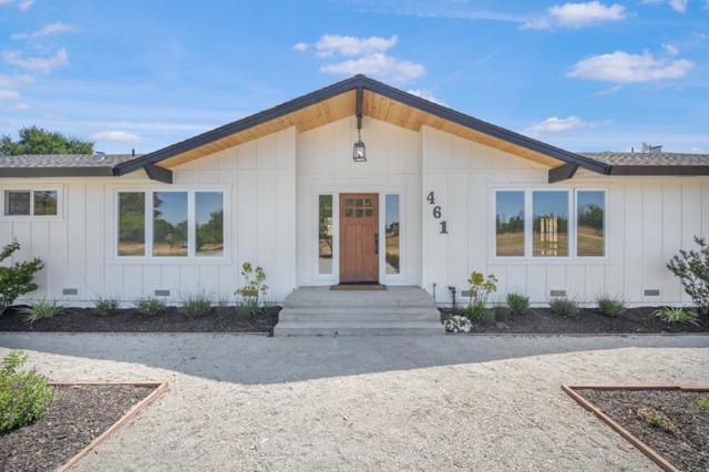 461 Morada Lane, Hollister CA: https://media.crmls.org/mediaz/5735f938-0105-4713-be41-c05386ab1e34.jpg