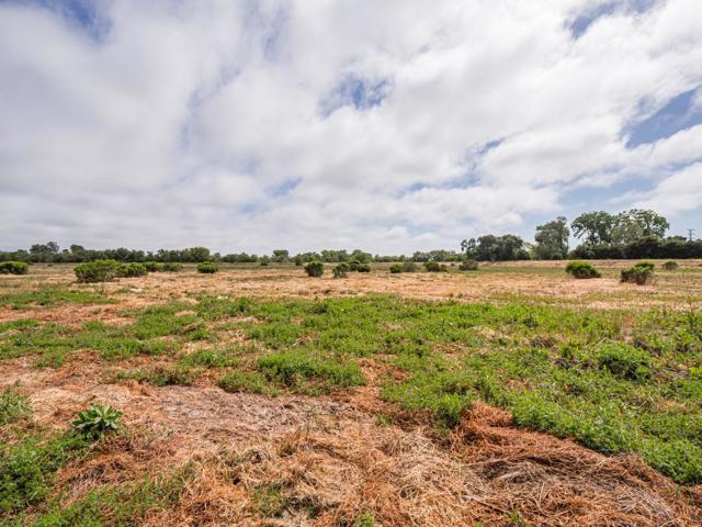 30 Riverside Road, Watsonville CA: https://media.crmls.org/mediaz/57360326-e7ea-48b7-9322-c0d76fa78244.jpg