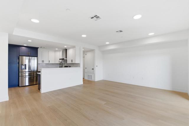 560 El Camino Real, San Carlos CA: https://media.crmls.org/mediaz/573608af-e0a4-46b2-b9cc-687ac4363bfa.jpg