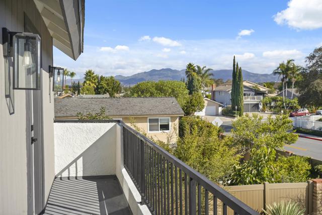 24611 Spadra Ln, Mission Viejo CA: https://media.crmls.org/mediaz/5736e0ae-ebf8-4a3f-ac41-6fd81ae64723.jpg