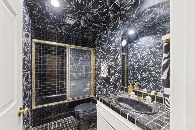 43755 Via Palma, Palm Desert CA: https://media.crmls.org/mediaz/57377d03-b75c-45f7-b834-9f112e8cf236.jpg