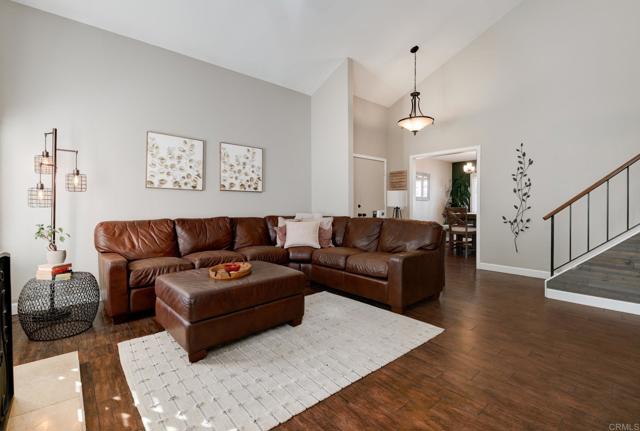 9947 Mesa Madera Dr, San Diego CA: https://media.crmls.org/mediaz/57378d0f-03b1-483a-8480-815ea2e84791.jpg