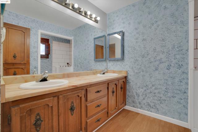 5260 Laguna Ct, Discovery Bay CA: https://media.crmls.org/mediaz/5737c615-64ab-4a89-97d8-07ea62038955.jpg