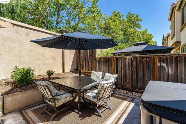 569 Primitivo Ct, Fairfield CA: https://media.crmls.org/mediaz/5738cfea-ab78-42b6-a11c-01337e507541.jpg