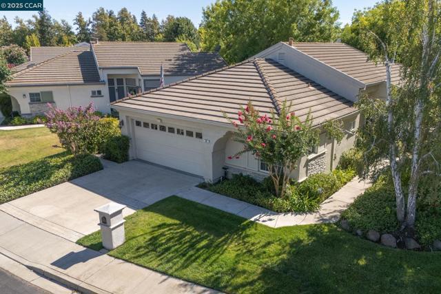 95 Goldspur Way, Brentwood CA: https://media.crmls.org/mediaz/57391b98-414a-41a2-96c9-89e0fd33c8fa.jpg