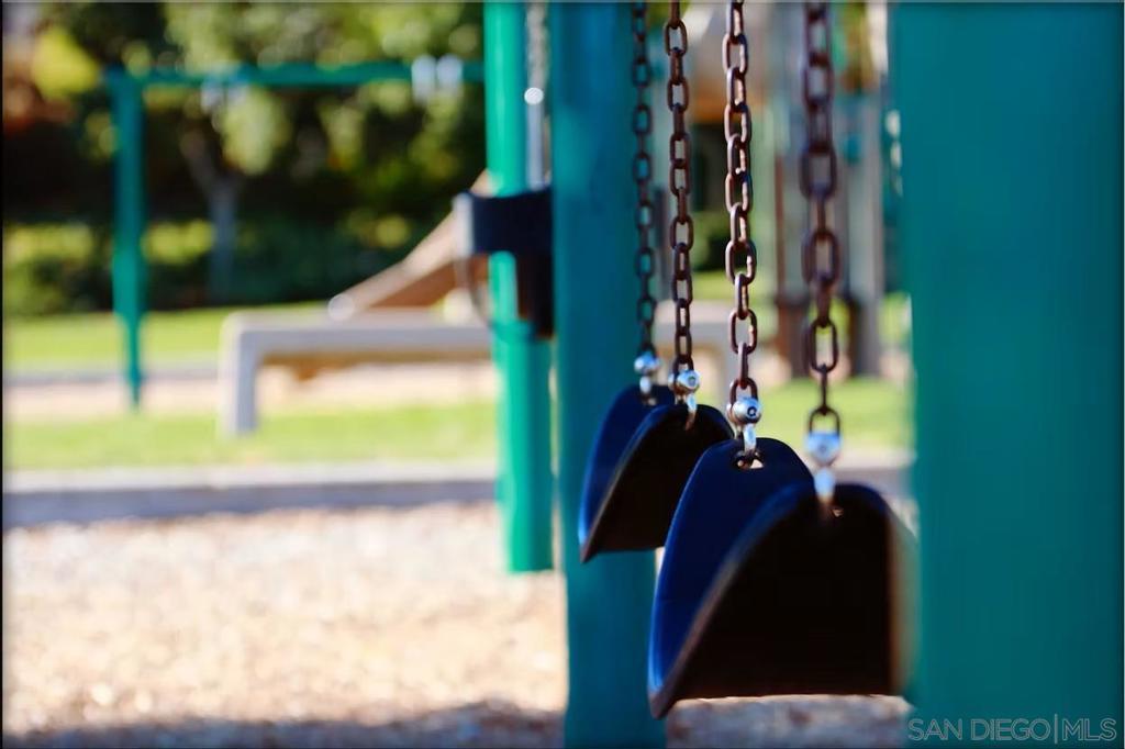 https://media.crmls.org/mediaz/57392a32-005d-45f2-968a-10c03d29916a.jpg?preset=X-Large