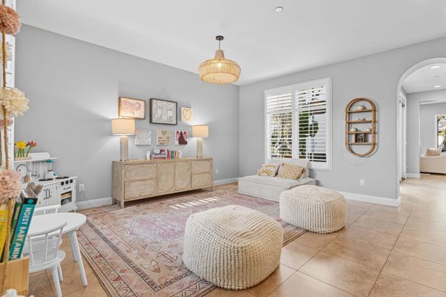 16941 Simple Melody Lane, San Diego CA: https://media.crmls.org/mediaz/57393975-fa58-499f-bd50-7fb58991706c.jpg