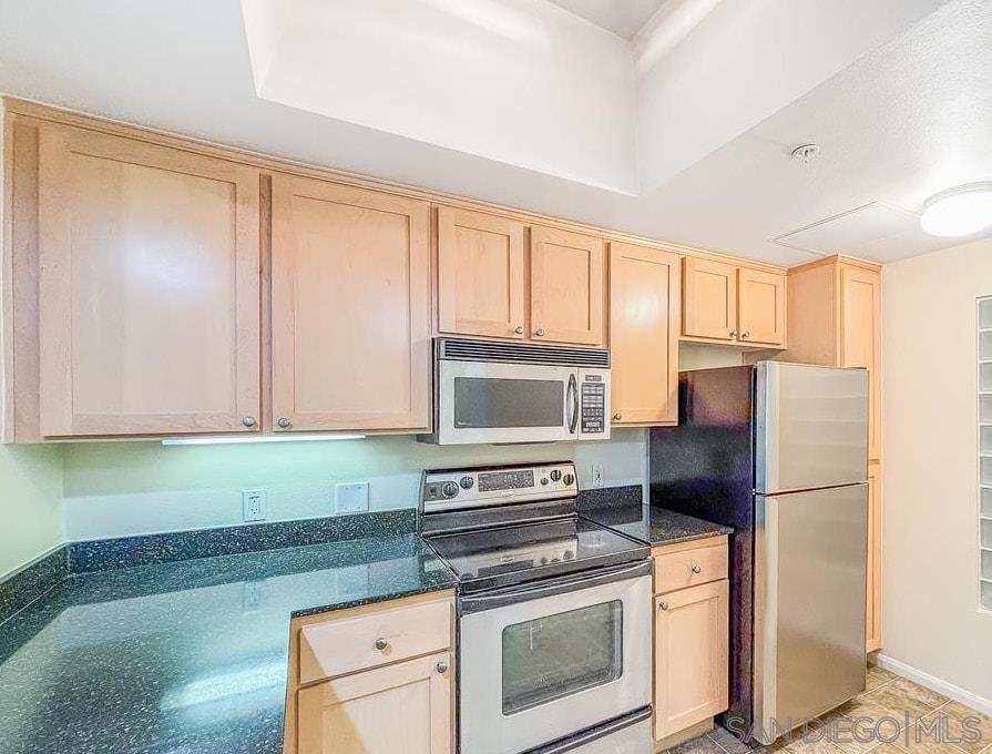 2400 5th Ave - photo 3