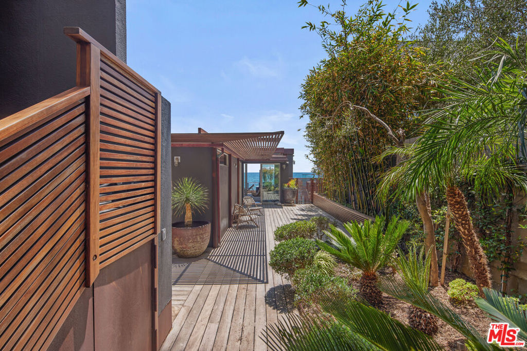 24956 Malibu Road — Contemporary