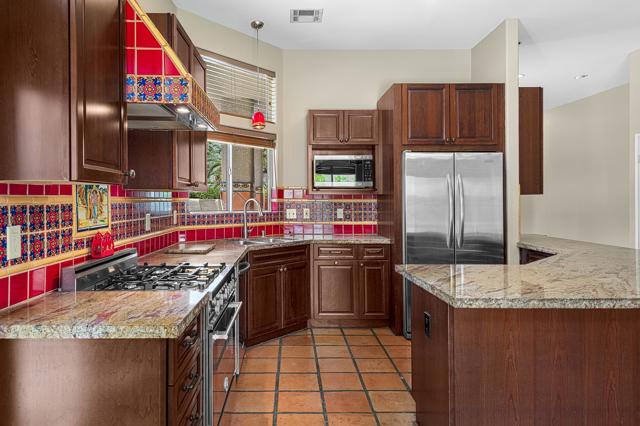 78270 Avenida Nuestra, La Quinta CA: https://media.crmls.org/mediaz/573a658b-f69c-4dca-a938-977dab8bb095.jpg