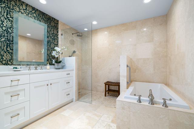 9 Furman Court, Rancho Mirage CA: https://media.crmls.org/mediaz/573b22b2-02ab-4bb4-b3f9-88ed07ed486e.jpg
