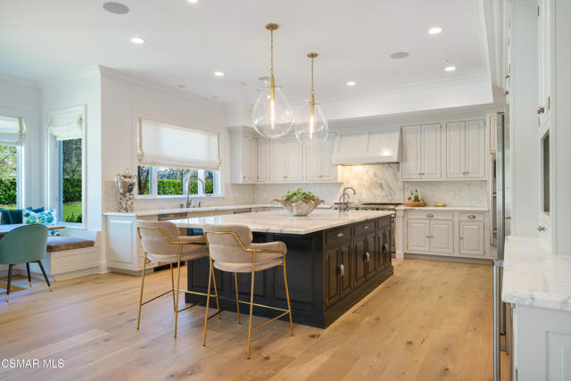 2160 Marshbrook Road, Thousand Oaks CA: https://media.crmls.org/mediaz/573b3840-3c81-480c-a255-d12bbdeffddb.jpg