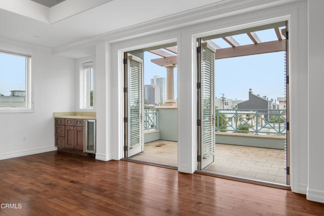 Detail Gallery Image 5 of 45 For 11961 Darlington Ave #3,  Los Angeles,  CA 90049 - 4 Beds | 3 Baths