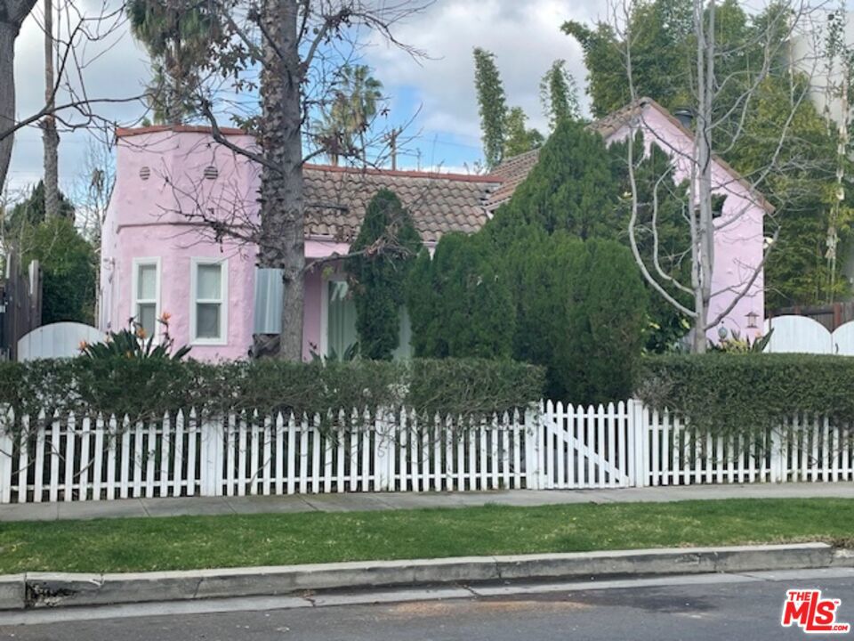 459 S Holt Avenue