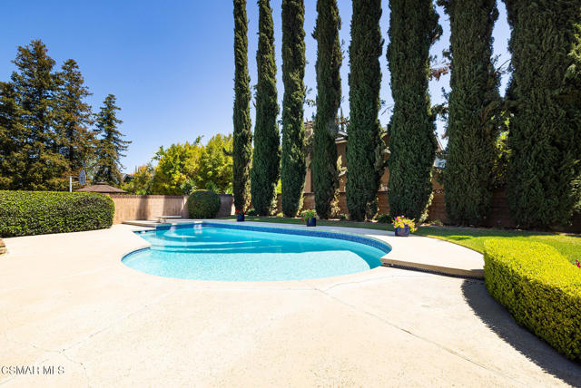 23300 Ingomar Street, Canoga Park CA: https://media.crmls.org/mediaz/573b750f-d37d-4eed-99e3-491dd69e3ca0.jpg