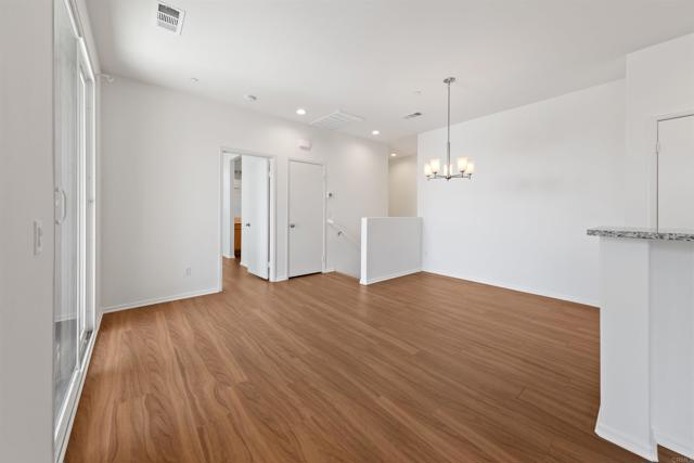 Detail Gallery Image 7 of 11 For 1712 Santa Christina Ave #1,  Chula Vista,  CA 91913 - 2 Beds | 2 Baths