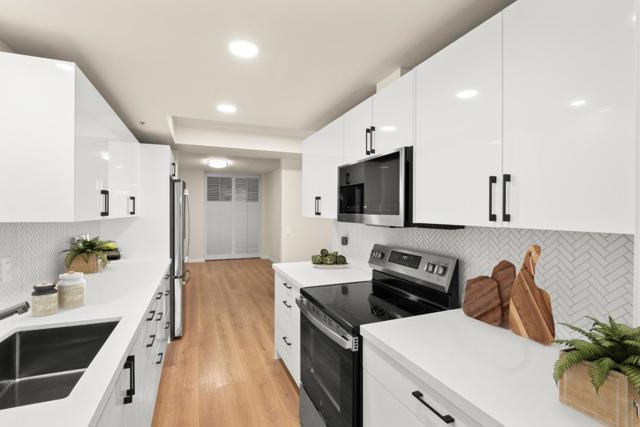 555 Laurel Avenue, San Mateo CA: https://media.crmls.org/mediaz/573c5a5d-eba6-4528-97db-9dc1f06897ea.jpg