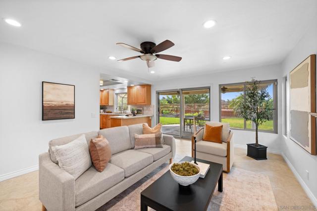 11479 Grassy Trail Dr, San Diego CA: https://media.crmls.org/mediaz/573cec7a-c89c-4ba7-b6b9-1c0a2487a679.jpg