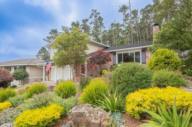 24 Pinehill Way, Monterey CA: https://media.crmls.org/mediaz/573cfab8-de53-4cc2-ae4c-c6d21e847592.jpg