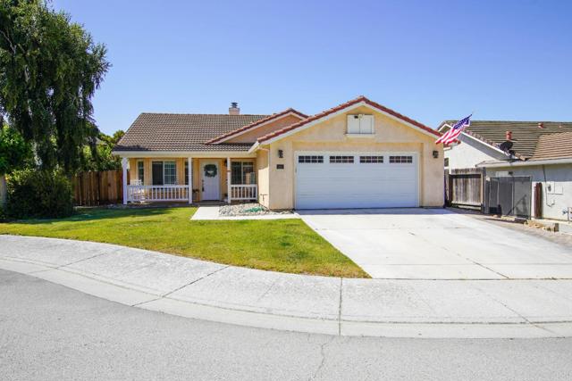 2171 Spruce Drive, Hollister CA: https://media.crmls.org/mediaz/573d19f4-42e5-4254-b9ea-c65b0b7db8fc.jpg