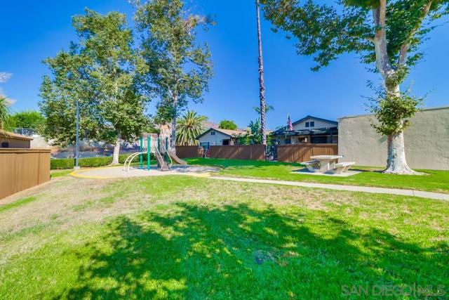 10262 Michala, Santee CA: https://media.crmls.org/mediaz/573da51b-ac9c-4127-9aea-09ae26ecd678.jpg