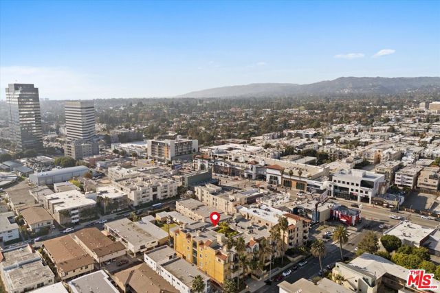 1225 Armacost Avenue, Los Angeles CA: https://media.crmls.org/mediaz/573e01e6-0283-46d0-b434-7a33c186298b.jpg