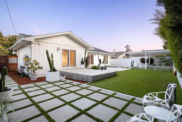 518 King Street, Santa Cruz CA: https://media.crmls.org/mediaz/573fac4b-80de-4d4b-aba0-ae1489b56e26.jpg