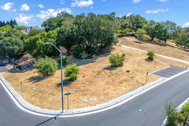 2393 Banyan Street, Gilroy CA: https://media.crmls.org/mediaz/573fada3-76df-4800-a012-37af4a899b63.jpg