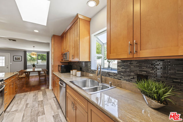 8136 Genesta Avenue, Lake Balboa CA: https://media.crmls.org/mediaz/574002c9-5462-43ba-b57c-9e74a757cc2f.jpg