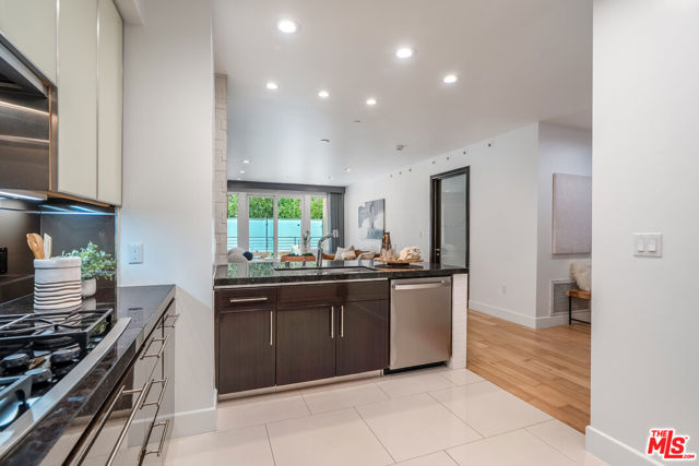 1318 S Roxbury Drive, Los Angeles CA: https://media.crmls.org/mediaz/57417de2-6a31-4c49-a609-6ee189d01660.jpg