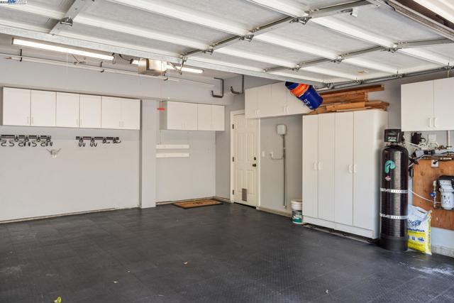 5989 Hillbrook Pl, Dublin CA: https://media.crmls.org/mediaz/574199a0-8f93-444a-acc8-d1b9a108d731.jpg