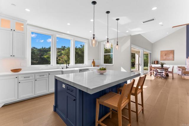 Detail Gallery Image 16 of 56 For 2747 via Del Robles, Fallbrook,  CA 92028 - 3 Beds | 3 Baths