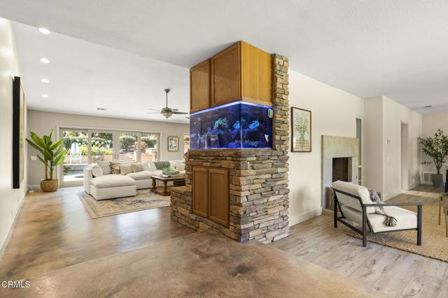 5710 Terra Bella Lane Lane, Camarillo CA: https://media.crmls.org/mediaz/5742f05b-3f17-4b95-aedd-ecc2c28af373.jpg
