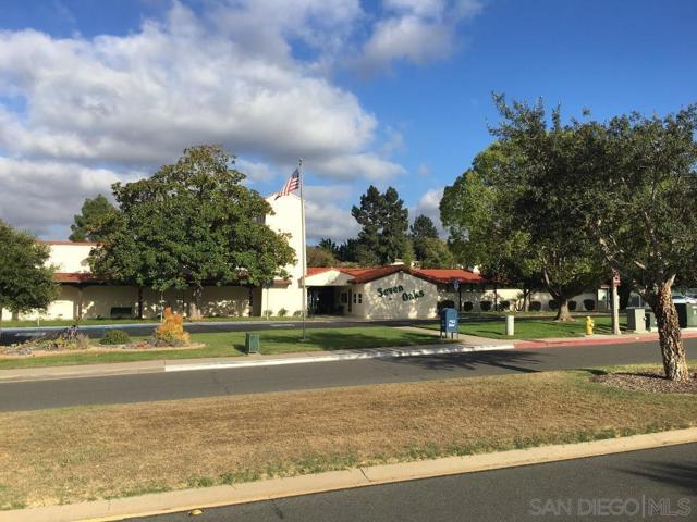 12780 Avenida La Valencia, San Diego CA: https://media.crmls.org/mediaz/57440f0a-6a2a-4cf0-b74b-8fc3787da341.jpg