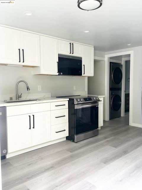 2501 Mabel St., Berkeley CA: https://media.crmls.org/mediaz/57446bb3-4827-419e-a2dc-688b3dde1999.jpg