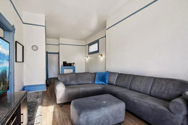 592 22nd Street, Oakland CA: https://media.crmls.org/mediaz/57447475-e2cd-4690-bcfa-736d0e5a40cd.jpg