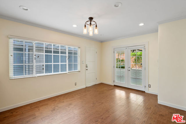 3141 Fairmount Avenue, La Crescenta CA: https://media.crmls.org/mediaz/5744ceef-bae9-47bf-a33f-d99c1301164e.jpg