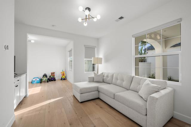 Detail Gallery Image 37 of 72 For 3193 Corte Carlazzo, Chula Vista,  CA 91914 - 4 Beds | 3/1 Baths