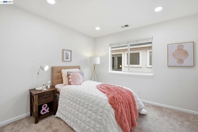 Image 30 of 55 For 15518 Harbor Way