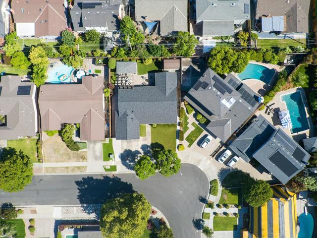 2369 Walden Square, San Jose CA: https://media.crmls.org/mediaz/57452045-3052-406c-a256-c3bd259eb2da.jpg