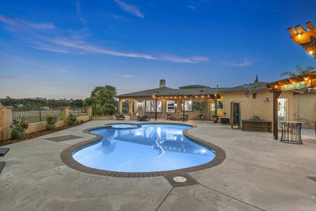 1508 Sequoia Lane, Vista CA: https://media.crmls.org/mediaz/574540f2-647a-4817-ab5e-eafdfffe1a90.jpg