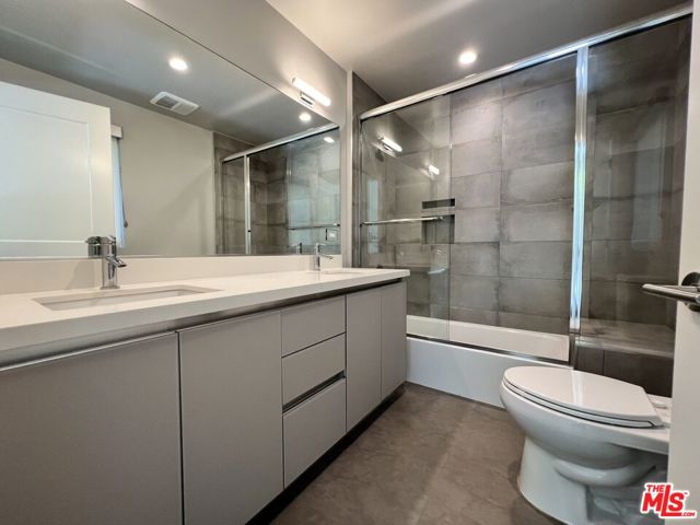 8017 W NORTON Avenue, West Hollywood CA: https://media.crmls.org/mediaz/57456ed0-77d6-406a-819a-3490da2e54ba.jpg