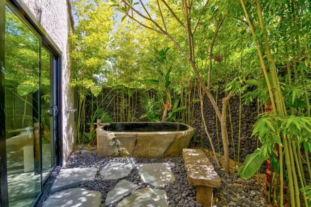 24 Calle Ardilla, Rancho Mirage CA: https://media.crmls.org/mediaz/5745cbdf-c91f-4f30-beaf-f9f9e63880b7.jpg
